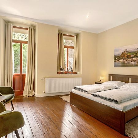 Alte Stadtvilla Am Weinberg 1 ทราเบิน-ทราร์บาค ภายนอก รูปภาพ