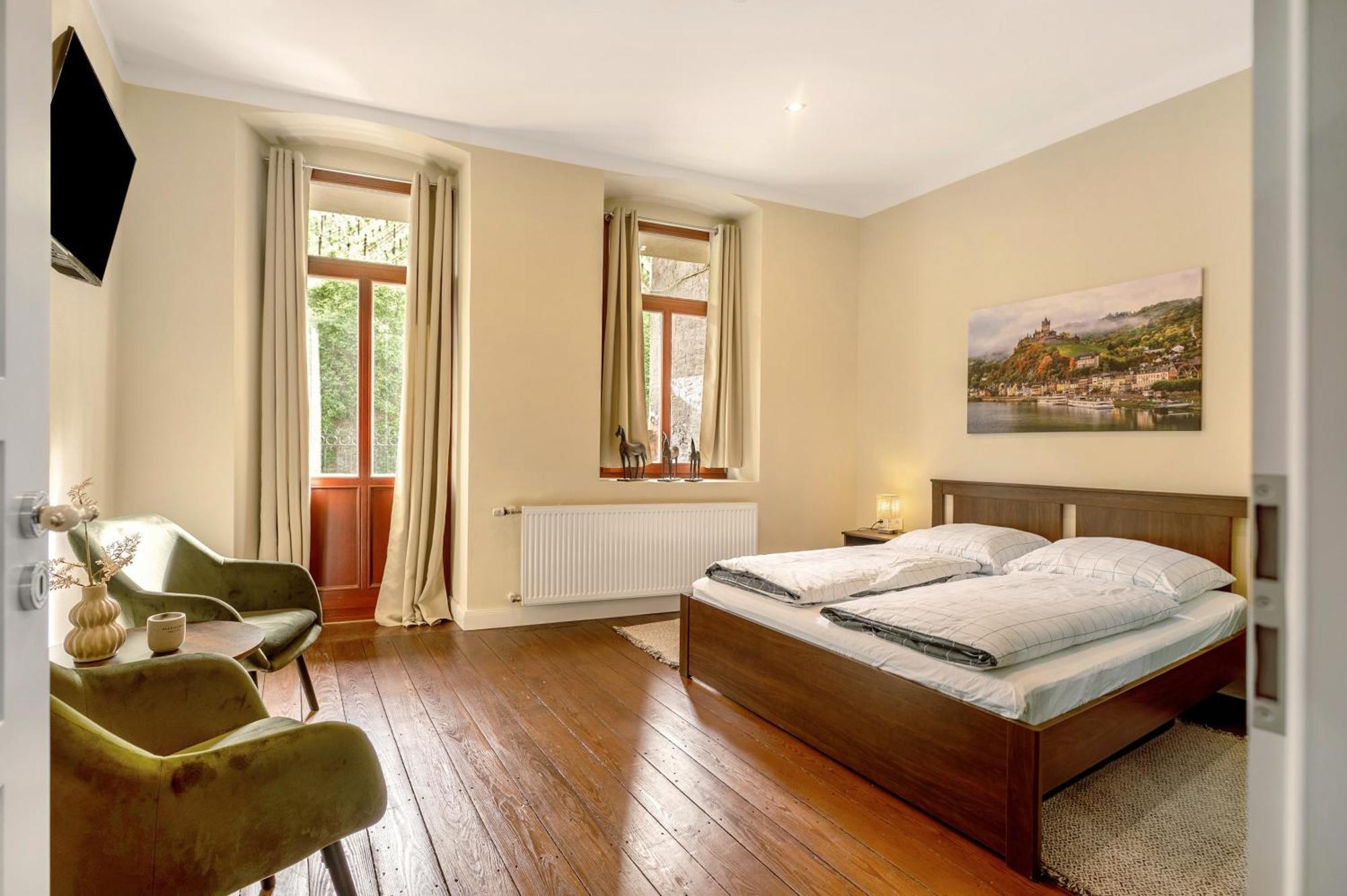 Alte Stadtvilla Am Weinberg 1 ทราเบิน-ทราร์บาค ภายนอก รูปภาพ