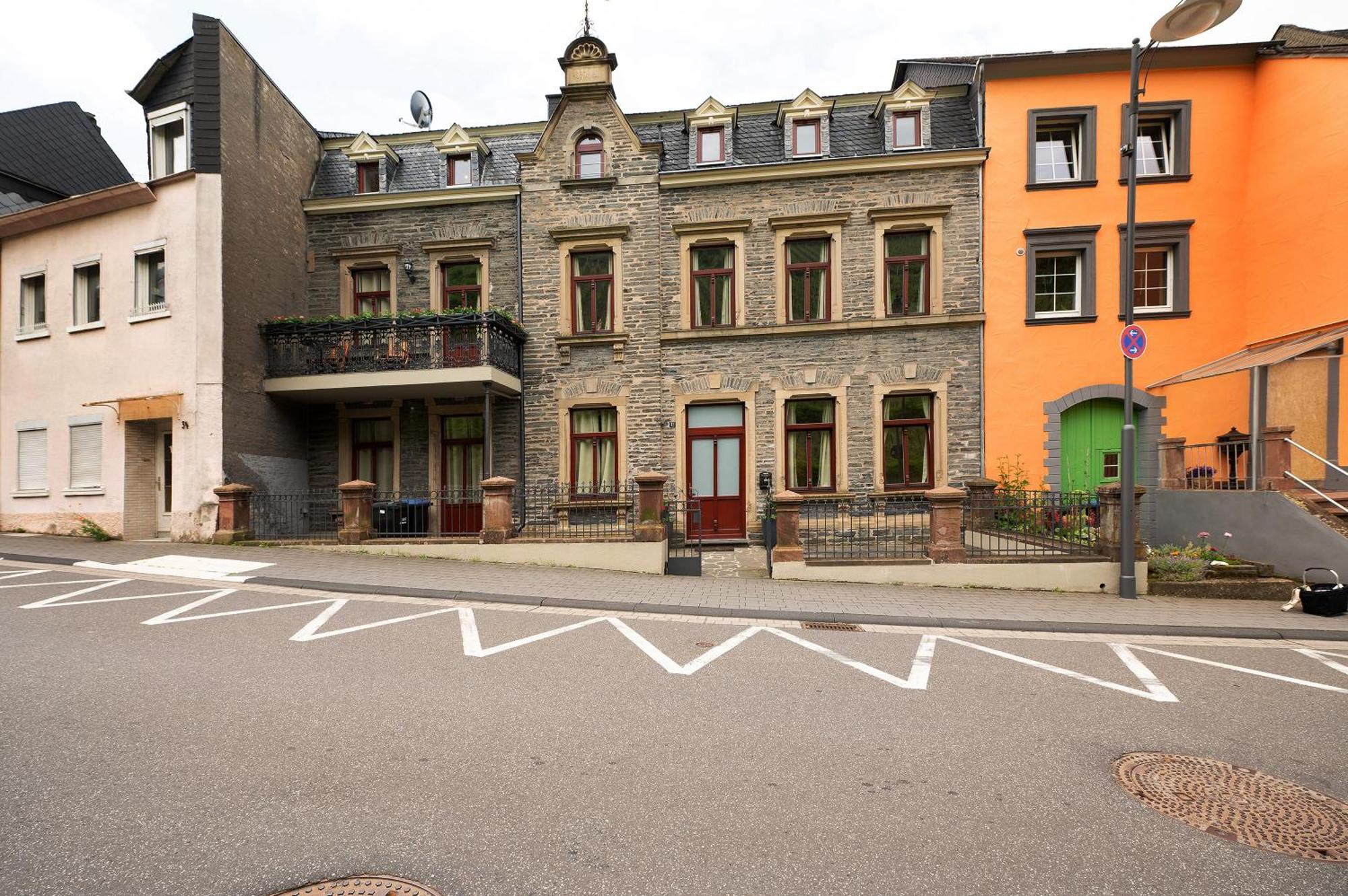Alte Stadtvilla Am Weinberg 1 ทราเบิน-ทราร์บาค ภายนอก รูปภาพ