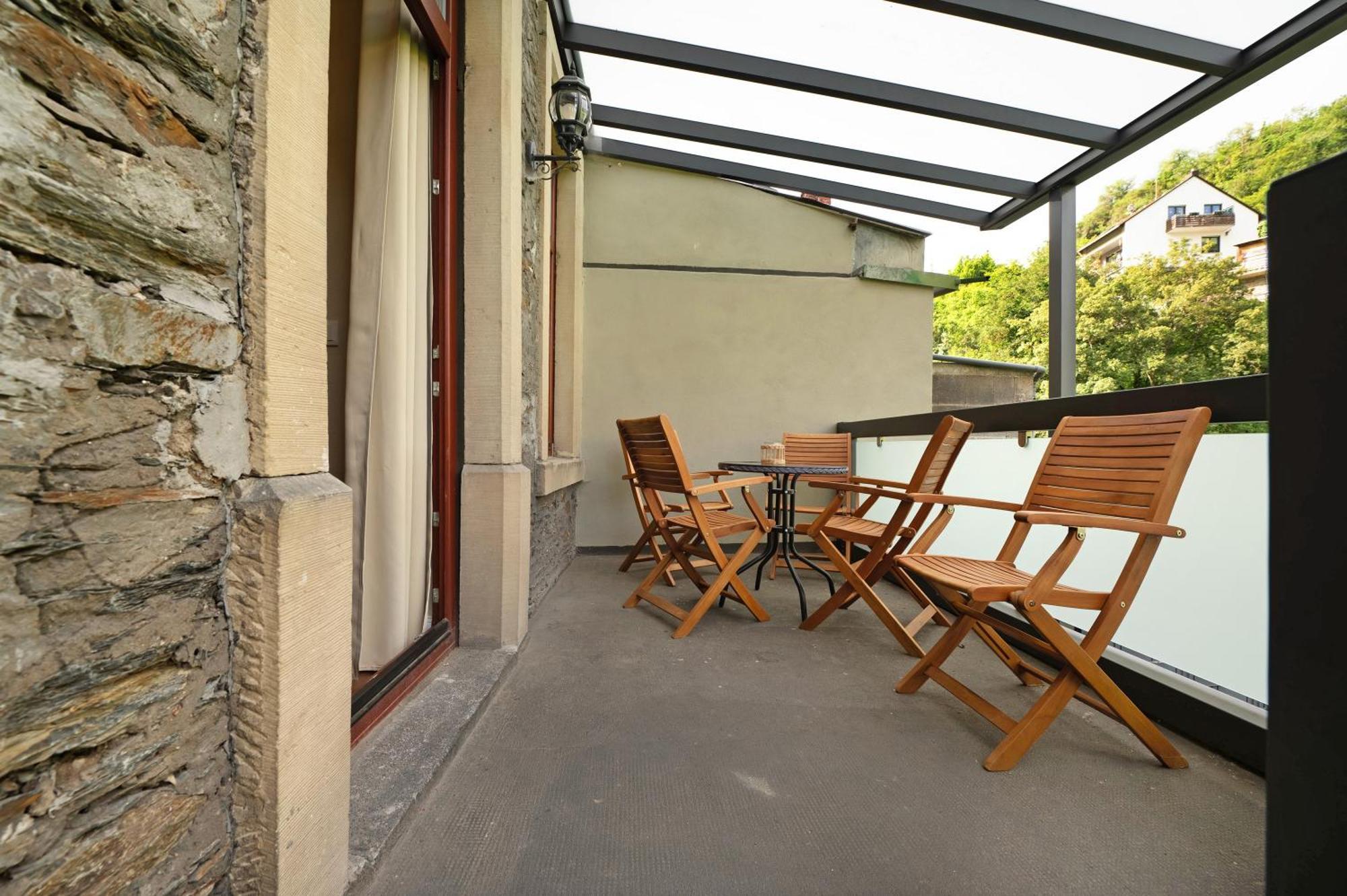 Alte Stadtvilla Am Weinberg 1 ทราเบิน-ทราร์บาค ภายนอก รูปภาพ