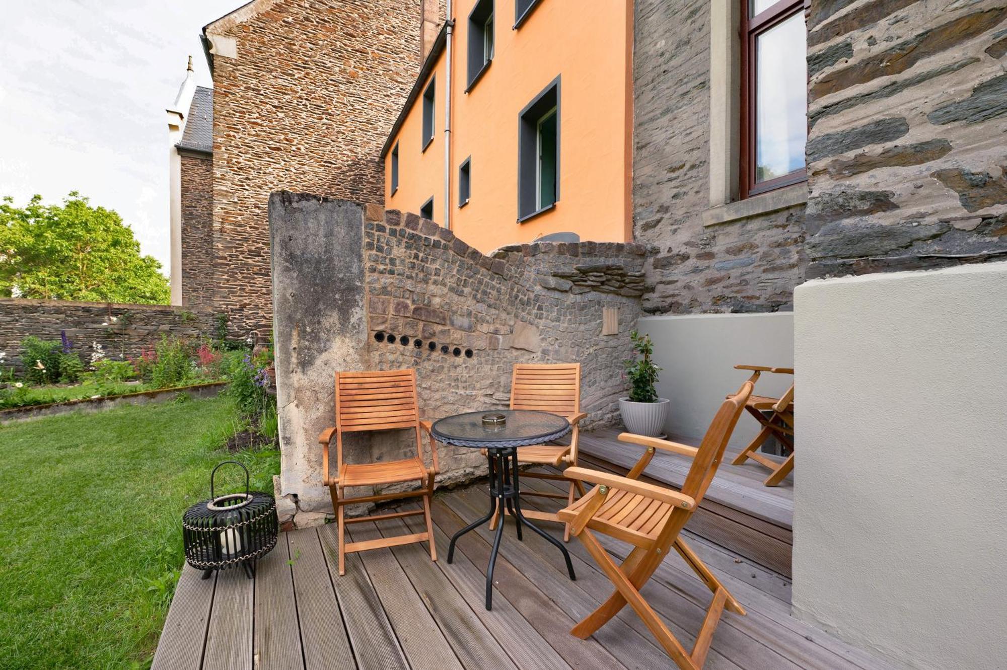 Alte Stadtvilla Am Weinberg 1 ทราเบิน-ทราร์บาค ภายนอก รูปภาพ